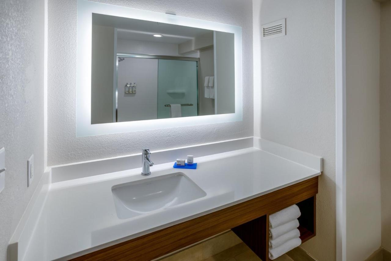 Holiday Inn Express Hotel & Suites Salisbury - Delmar By Ihg Exteriér fotografie