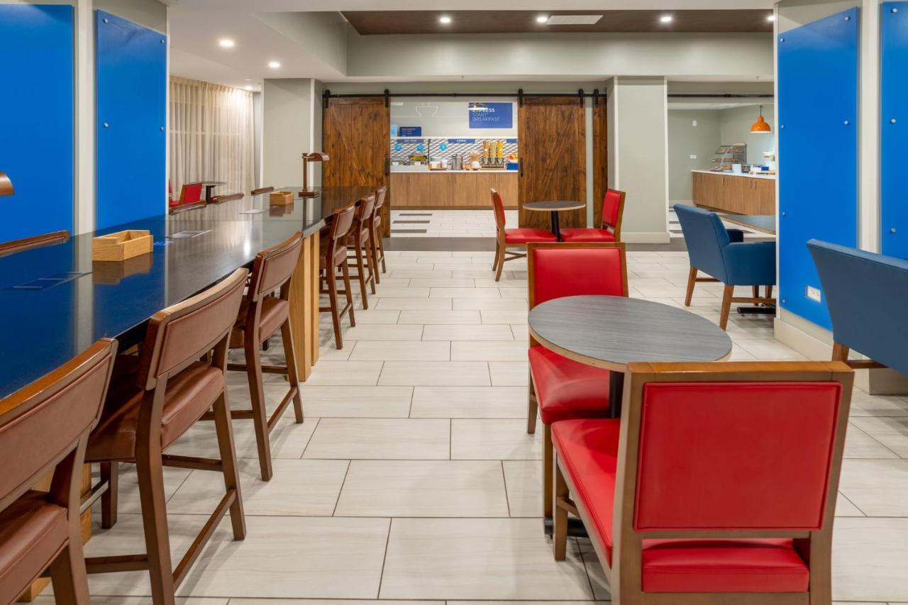 Holiday Inn Express Hotel & Suites Salisbury - Delmar By Ihg Exteriér fotografie