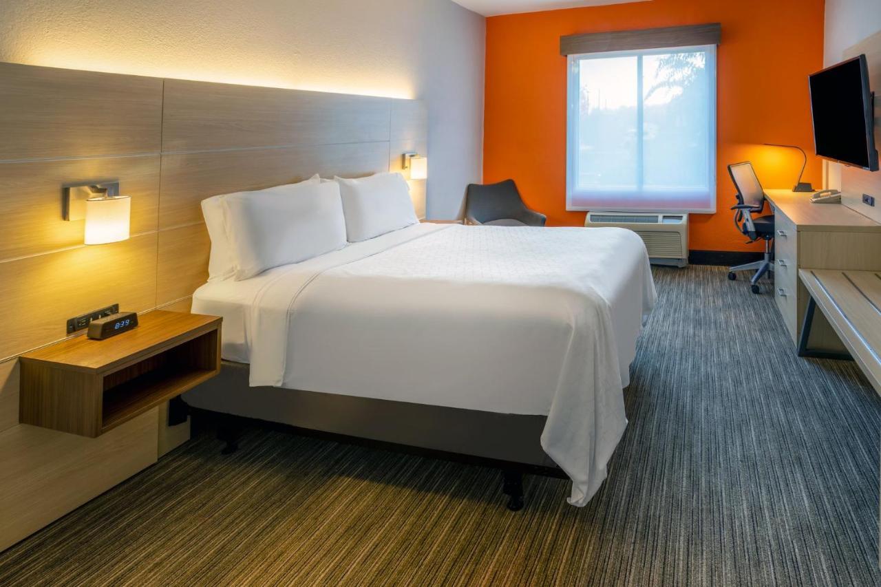 Holiday Inn Express Hotel & Suites Salisbury - Delmar By Ihg Exteriér fotografie