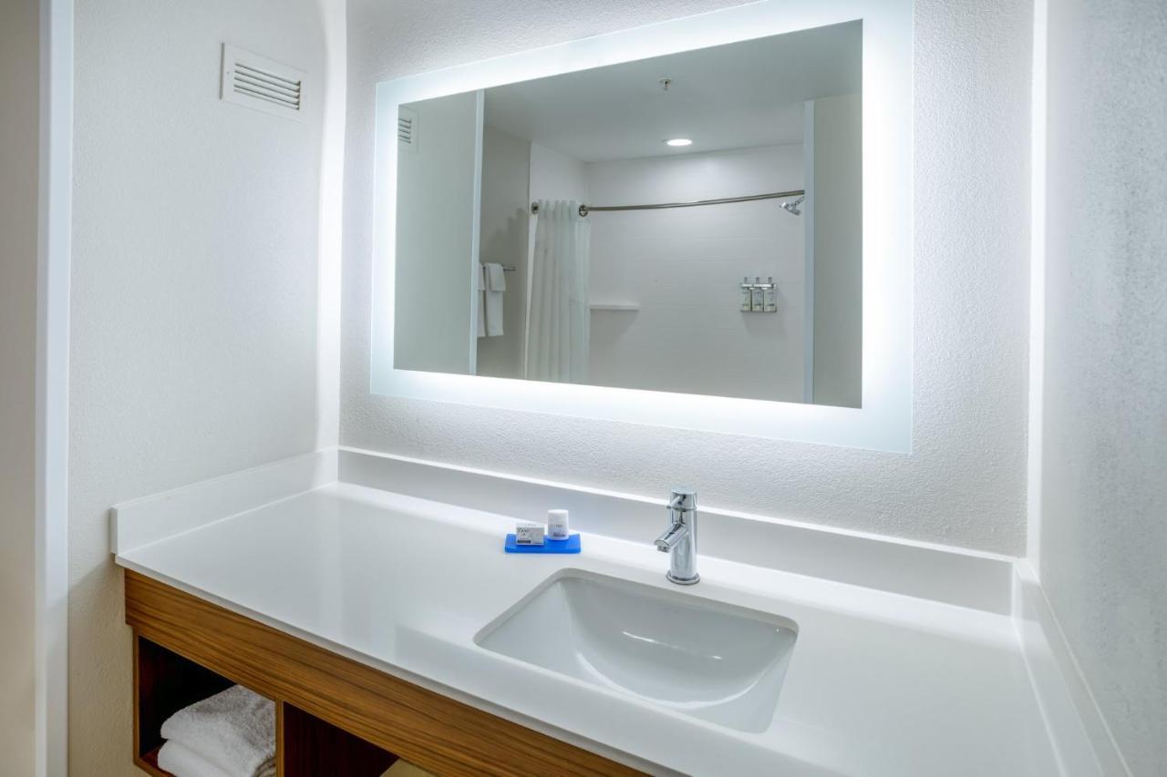 Holiday Inn Express Hotel & Suites Salisbury - Delmar By Ihg Exteriér fotografie